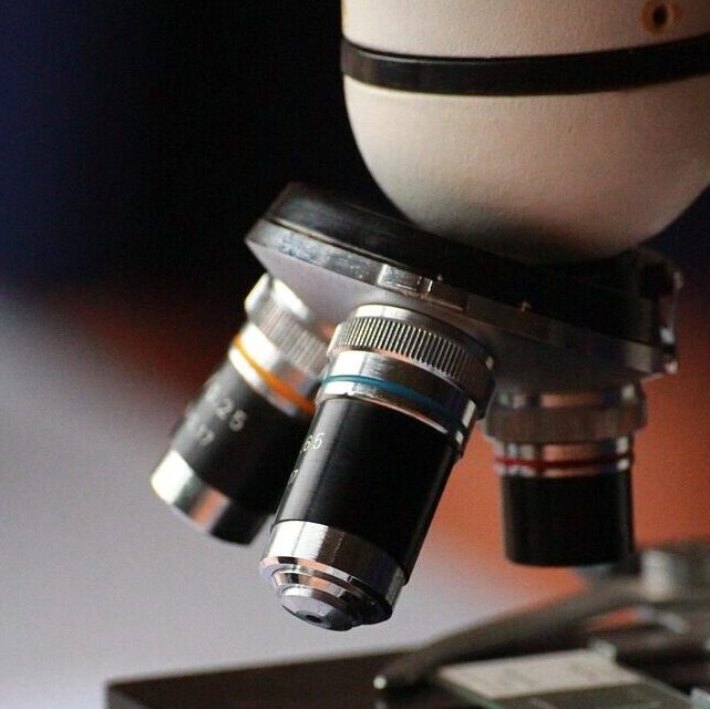 microscope, photomicroscope, ultramicroscope, science, scientific, object, white microscope, education, background, white, school, technology, work, symbol, table, beautiful wallpaper, medical, concept, macro, equipment, tool